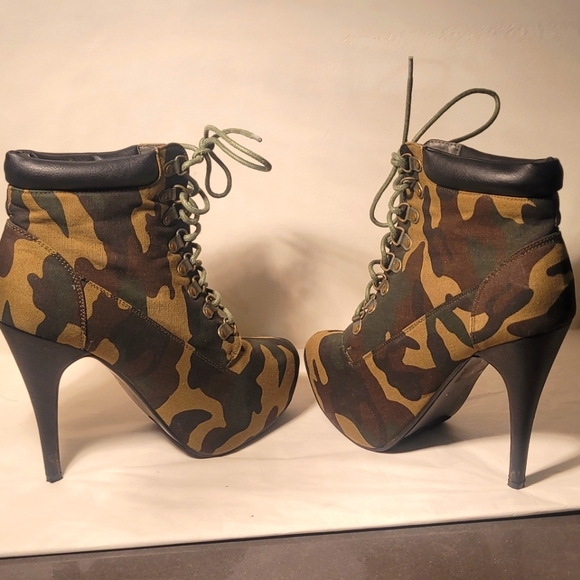 Forever 21 camo stiletto Ankle boot / booties - Picture 5 of 8